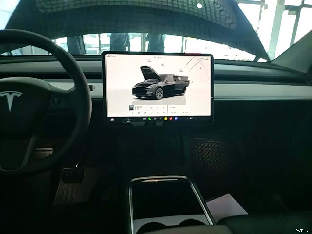 Tesla Model Y, 2023 13