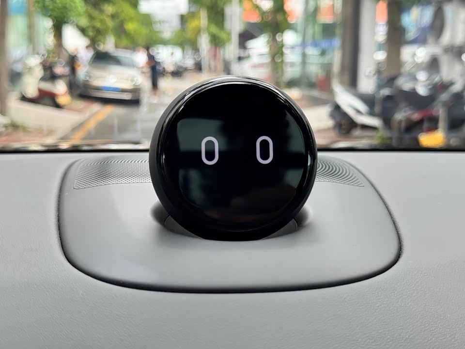 NIO ES8