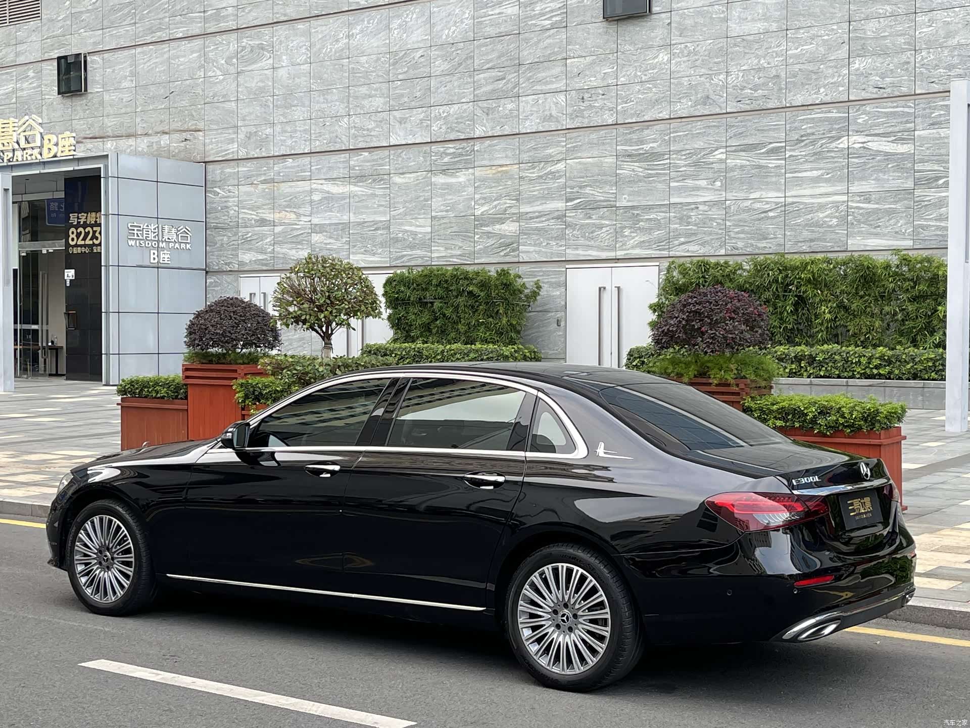 Mercedes-Benz E-Class, 2023 4