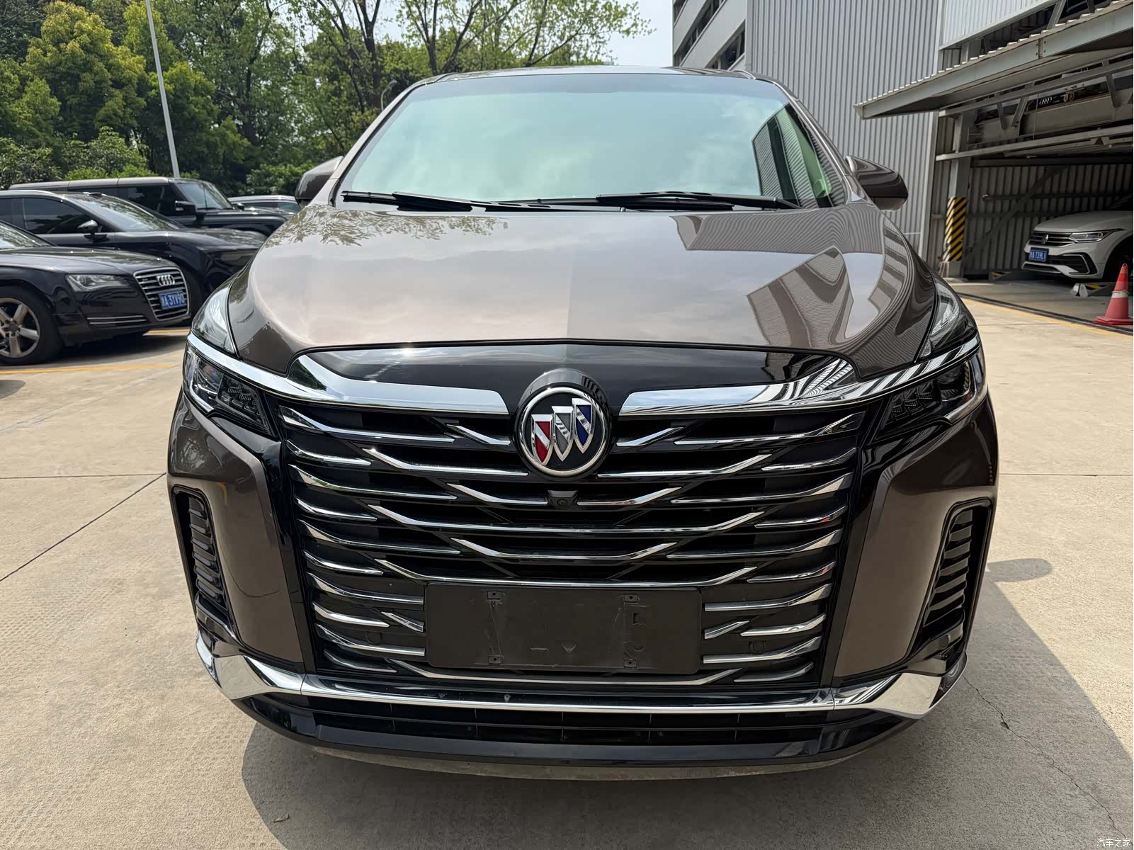 Buick GL8, 2025 1