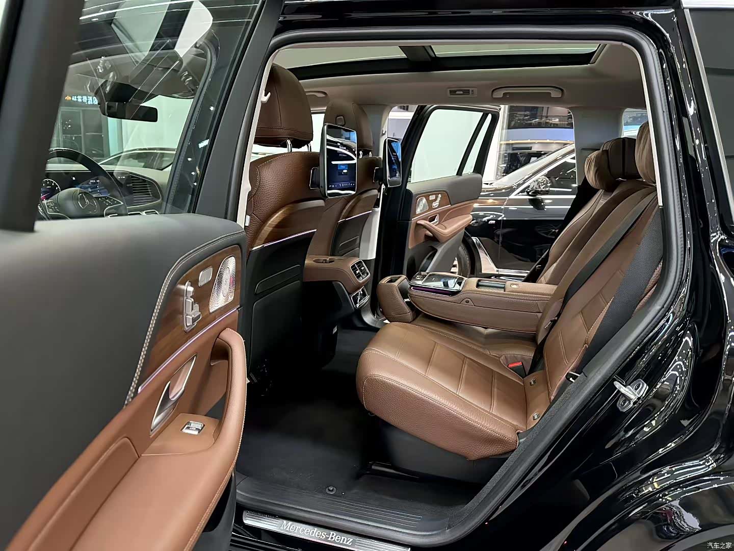 Mercedes-Benz GLS, 2024 8