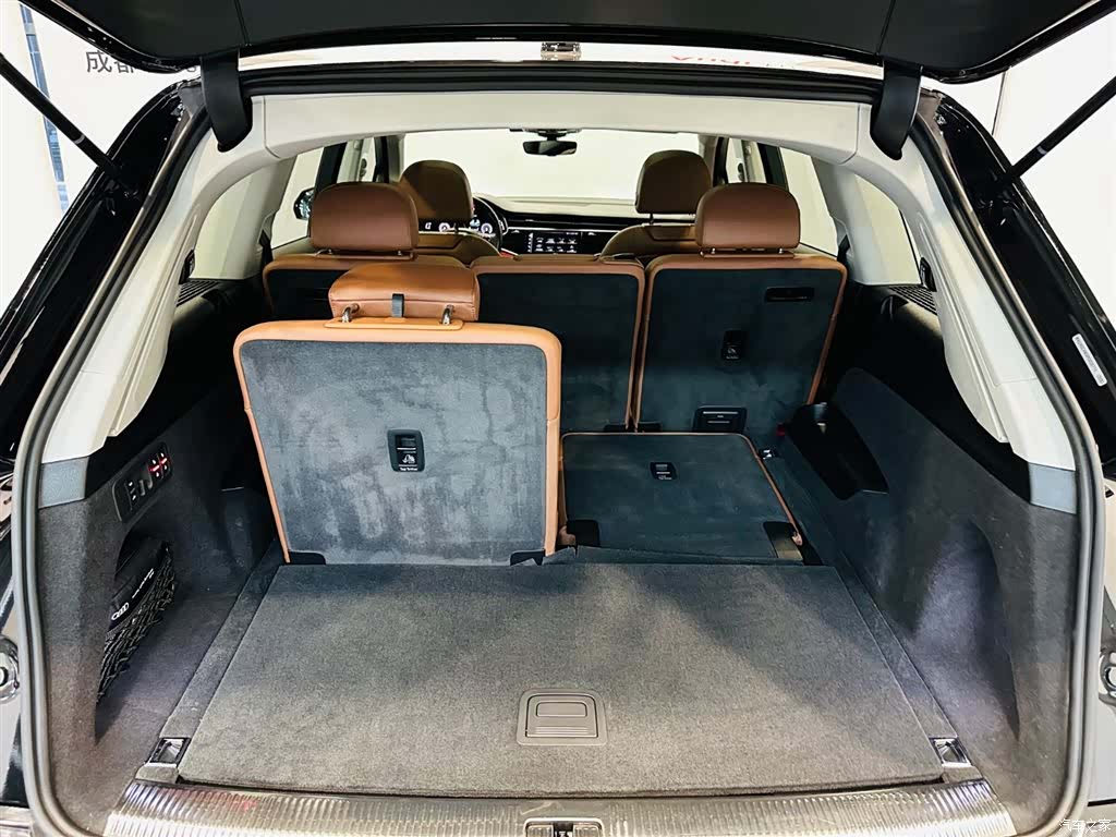 Audi Q7, 2023 6
