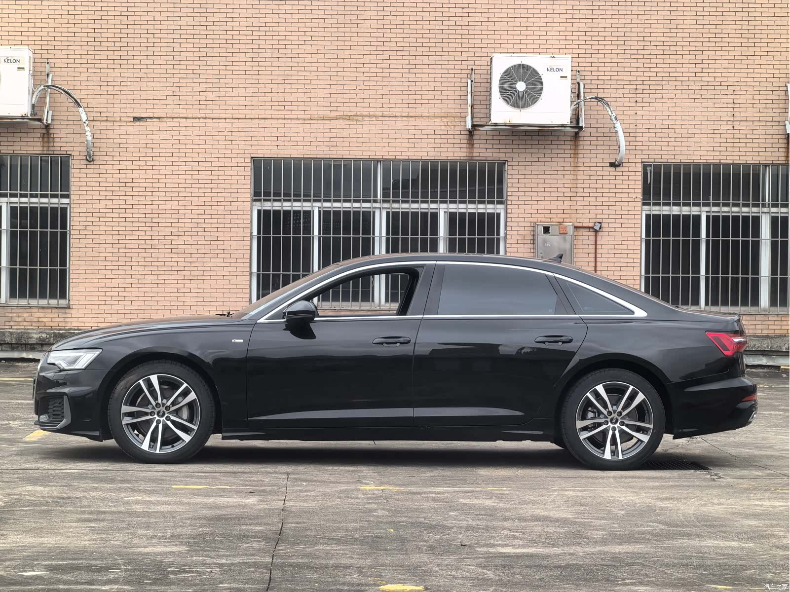 Audi A6L, 2022 4