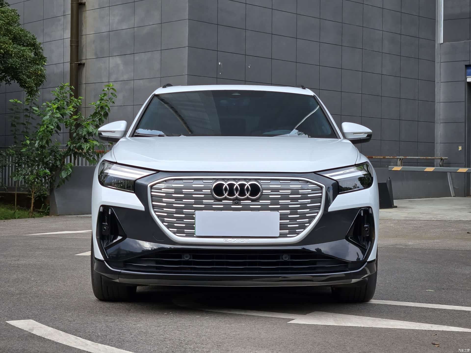 Audi Q4 e-tron, 2023 2