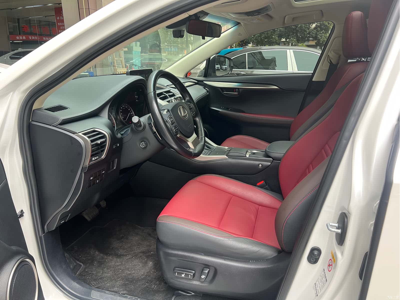 Lexus NX, 2018 все фото