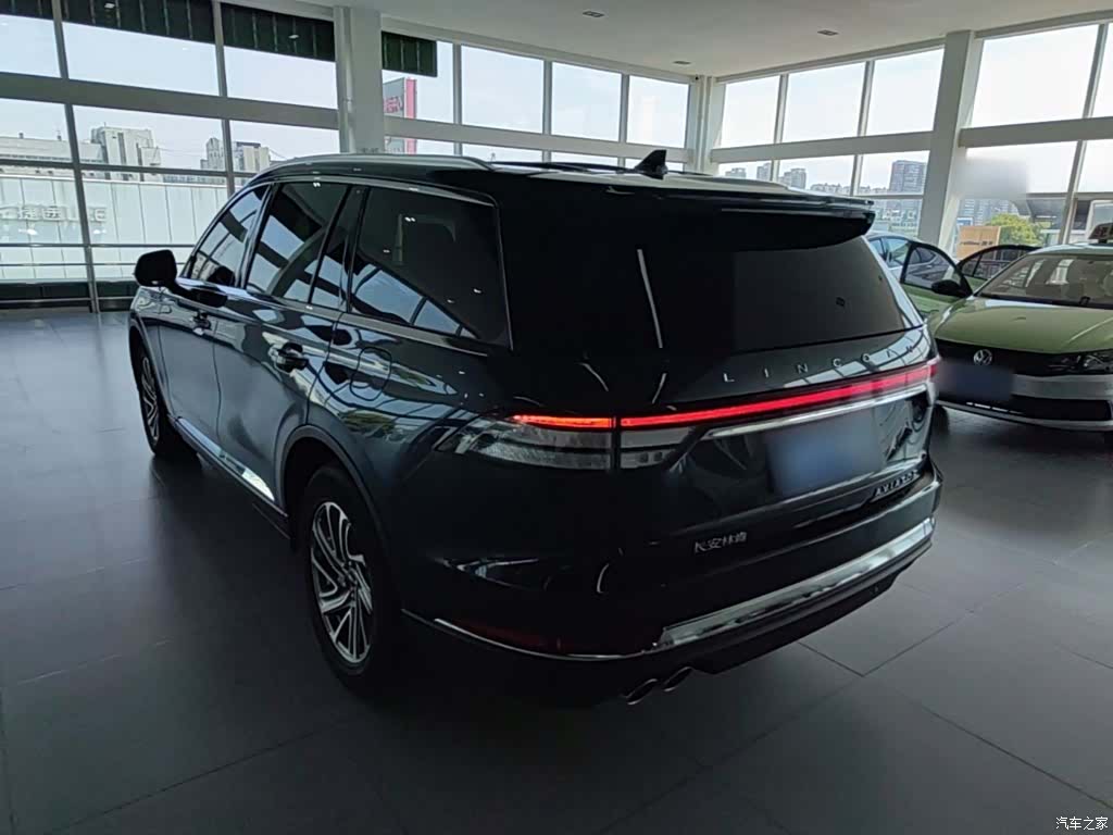 Lincoln Aviator, 2021 все фото