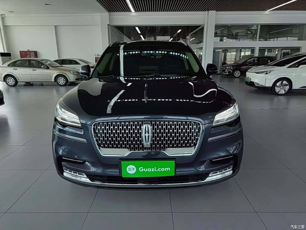 Lincoln Aviator, 2021 3