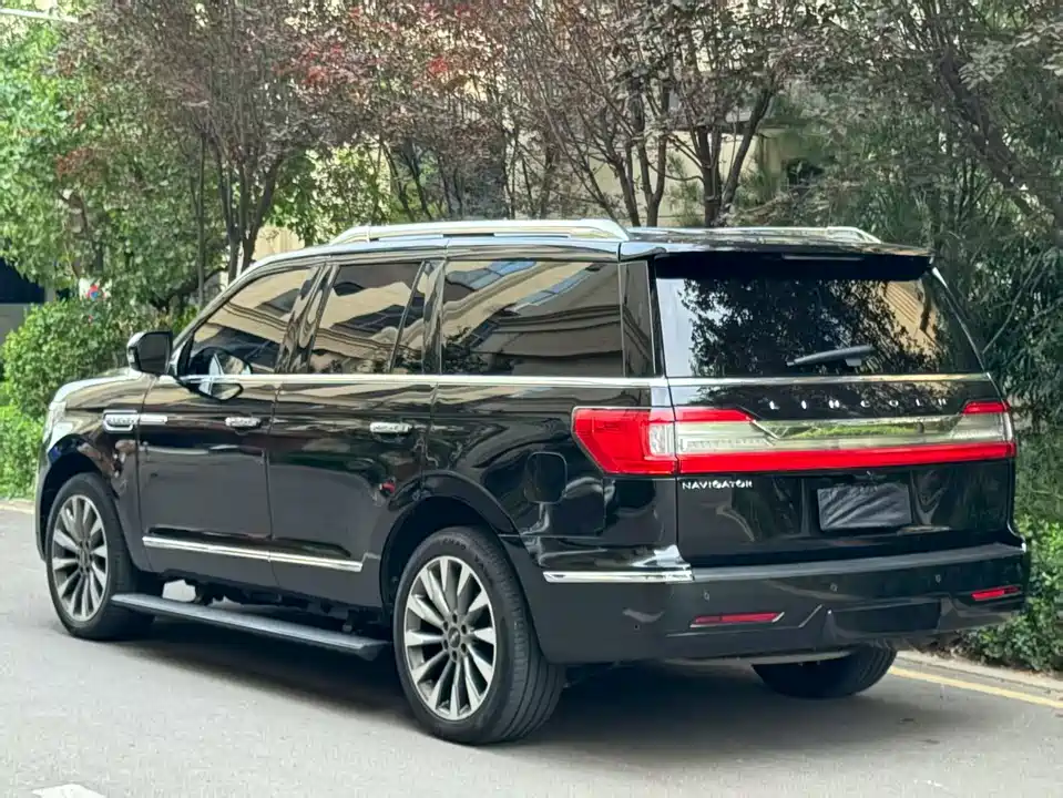 Lincoln Navigator