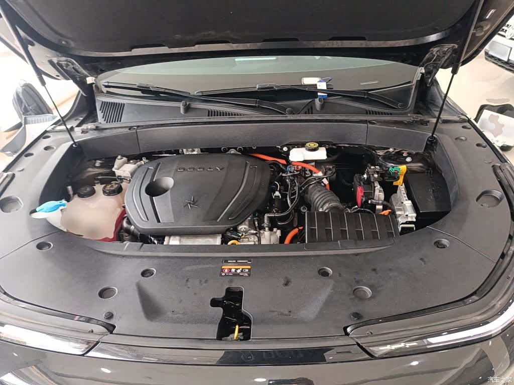 Geely Galaxy L7, 2023 16
