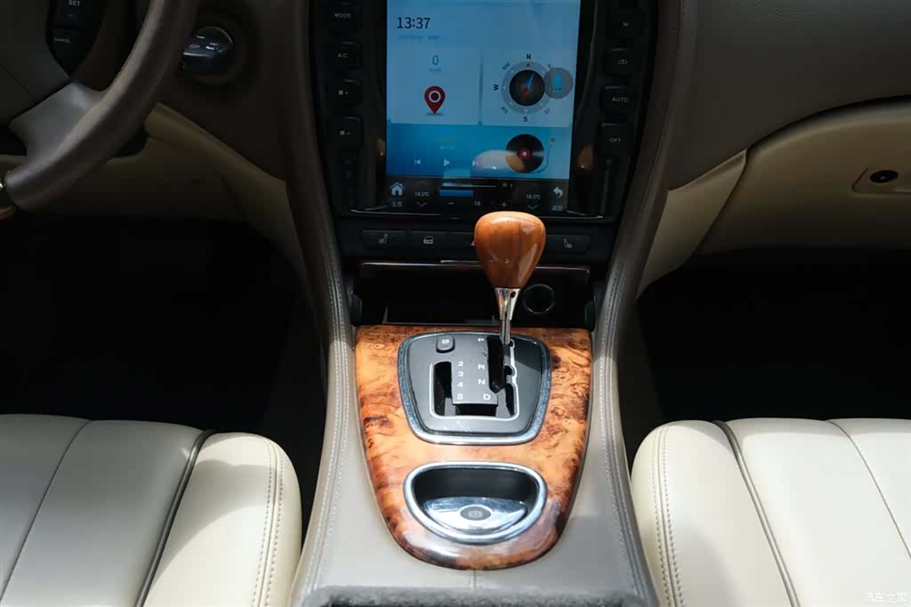 Jaguar S-TYPE, 2006 17