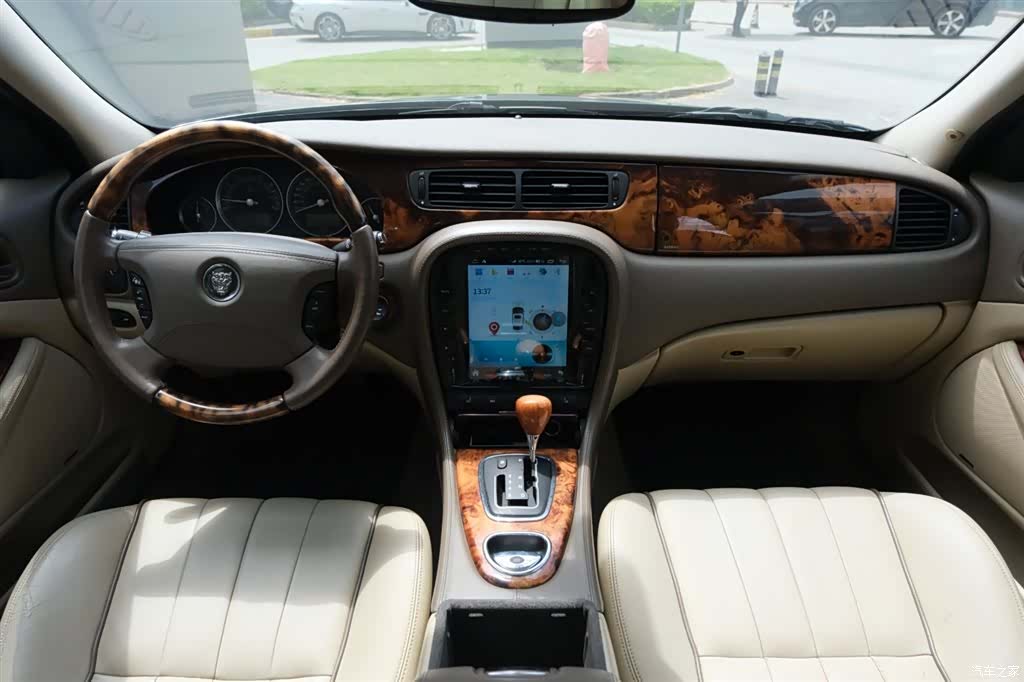 Jaguar S-TYPE, 2006 11