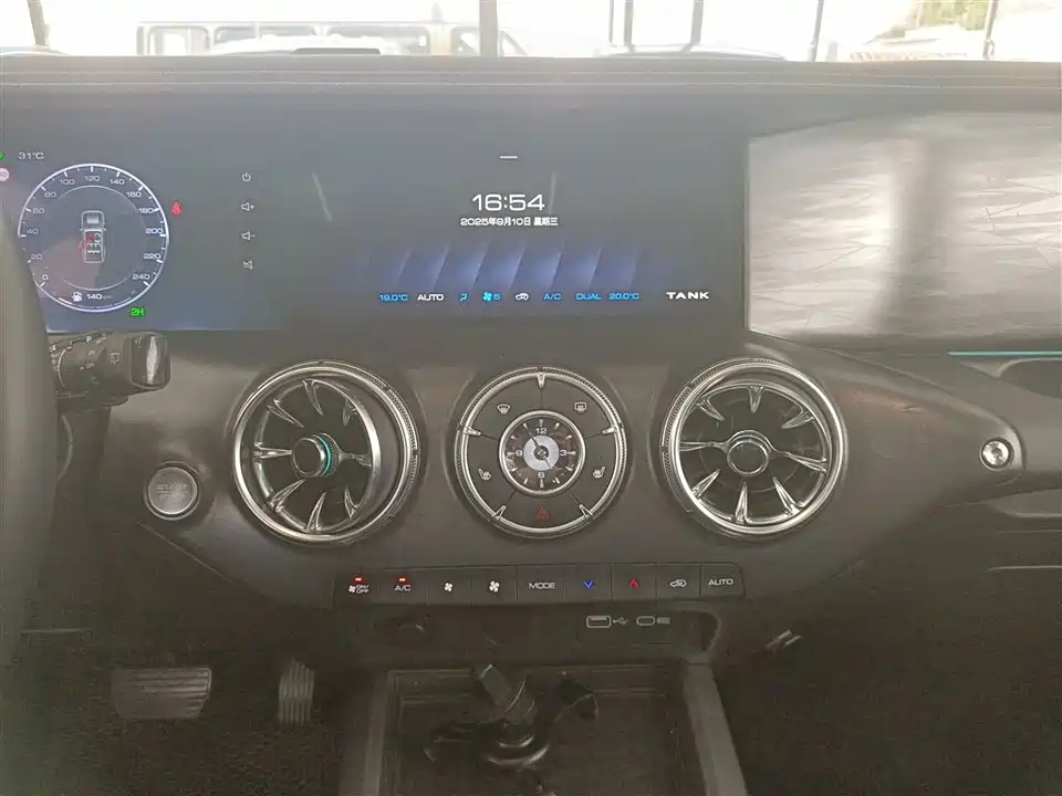 Tank 300 Tank 300