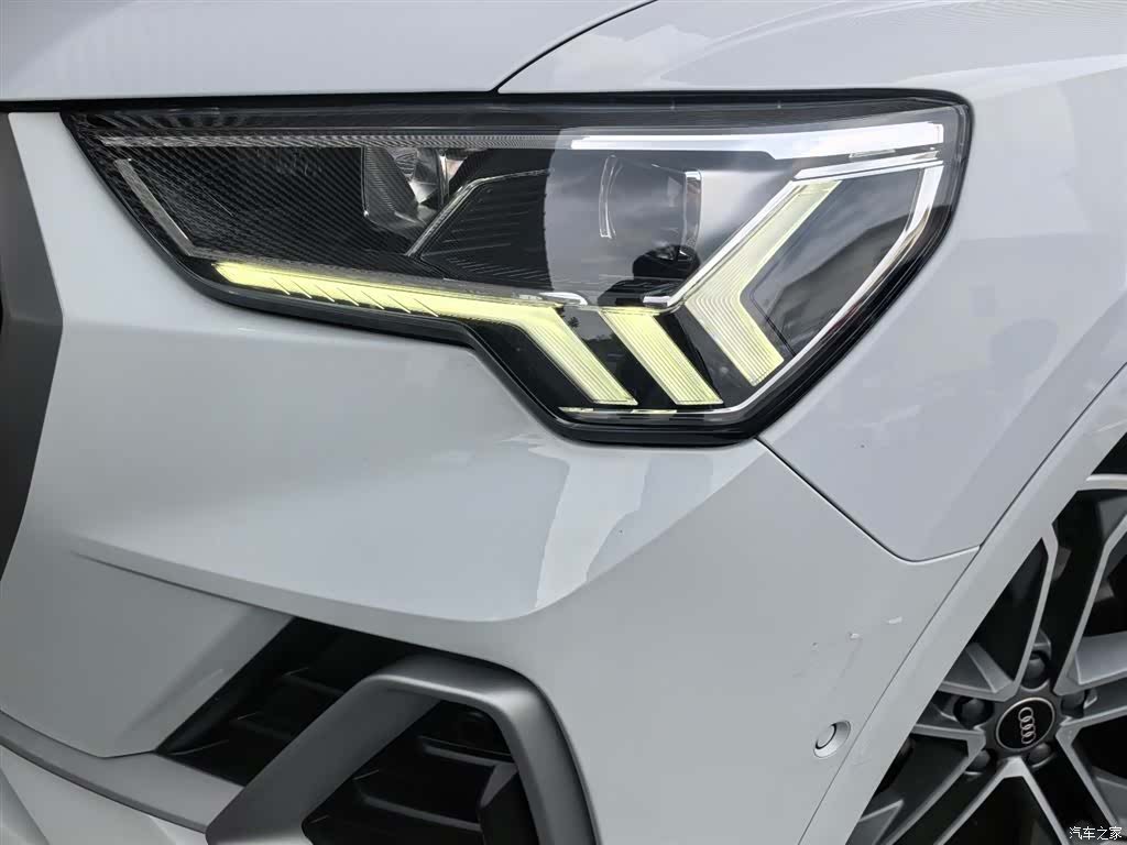 Audi Q3, 2022 12
