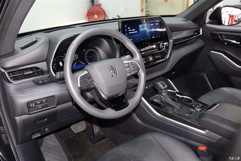 Toyota Crown, 2022 10
