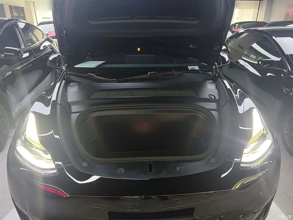 Tesla Model Y, 2022 20
