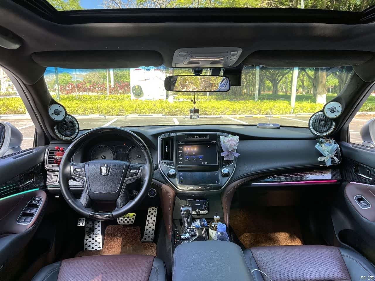Toyota Crown, 2018 все фото