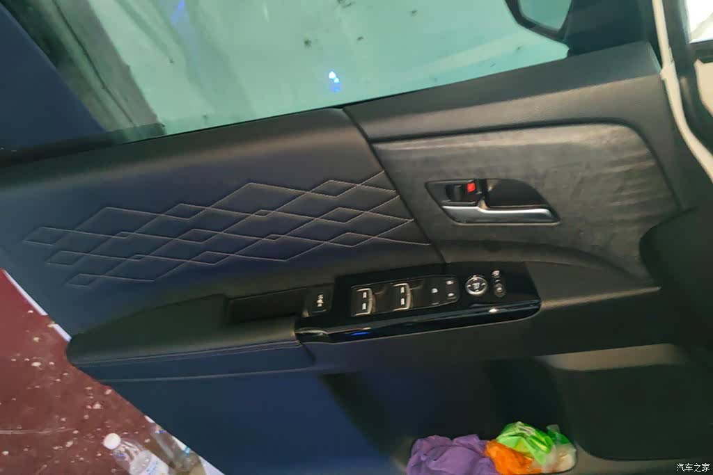 Honda Elysion, 2025 7