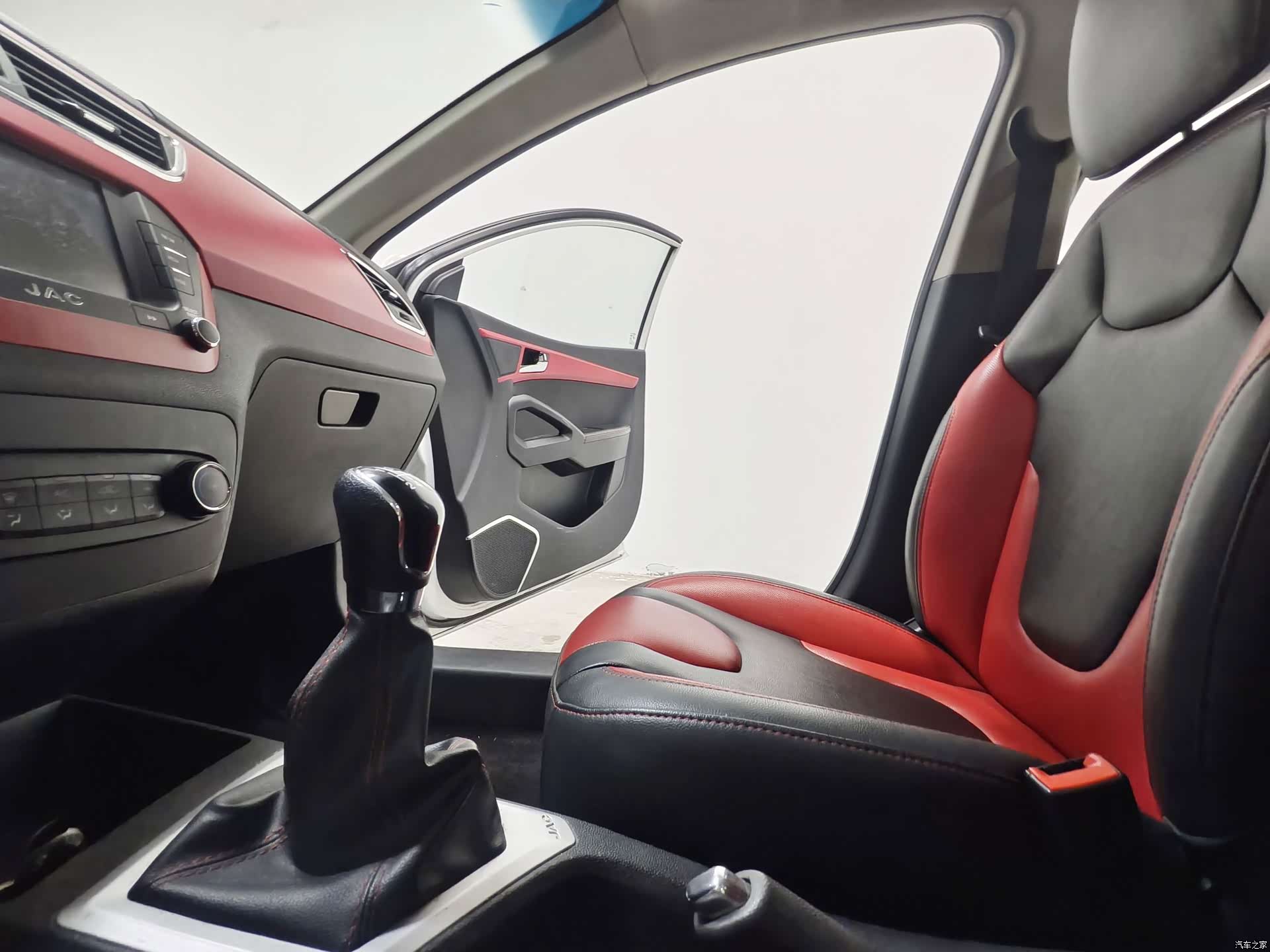 JAC S2, 2015 11