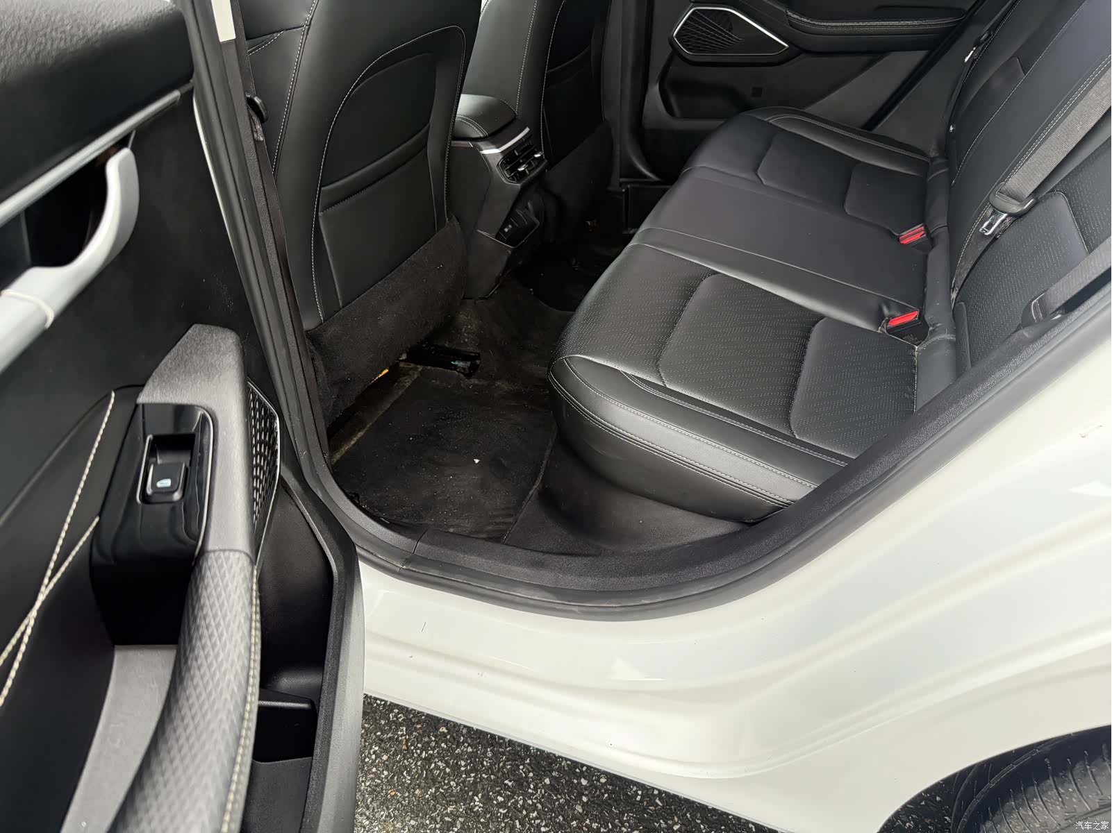 Geely Emgrand, 2023 все фото