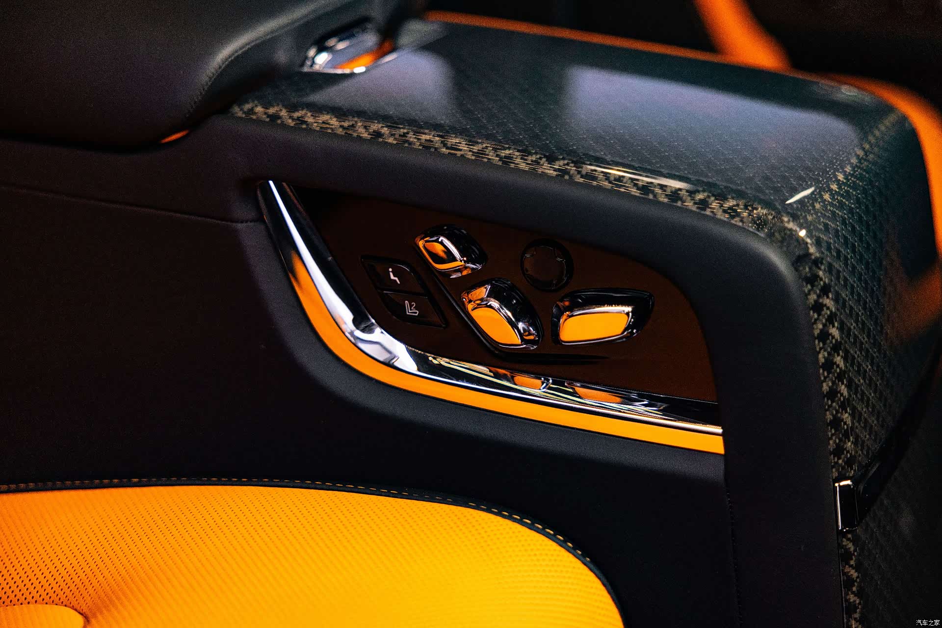 Rolls-Royce Cullinan, 2026 21