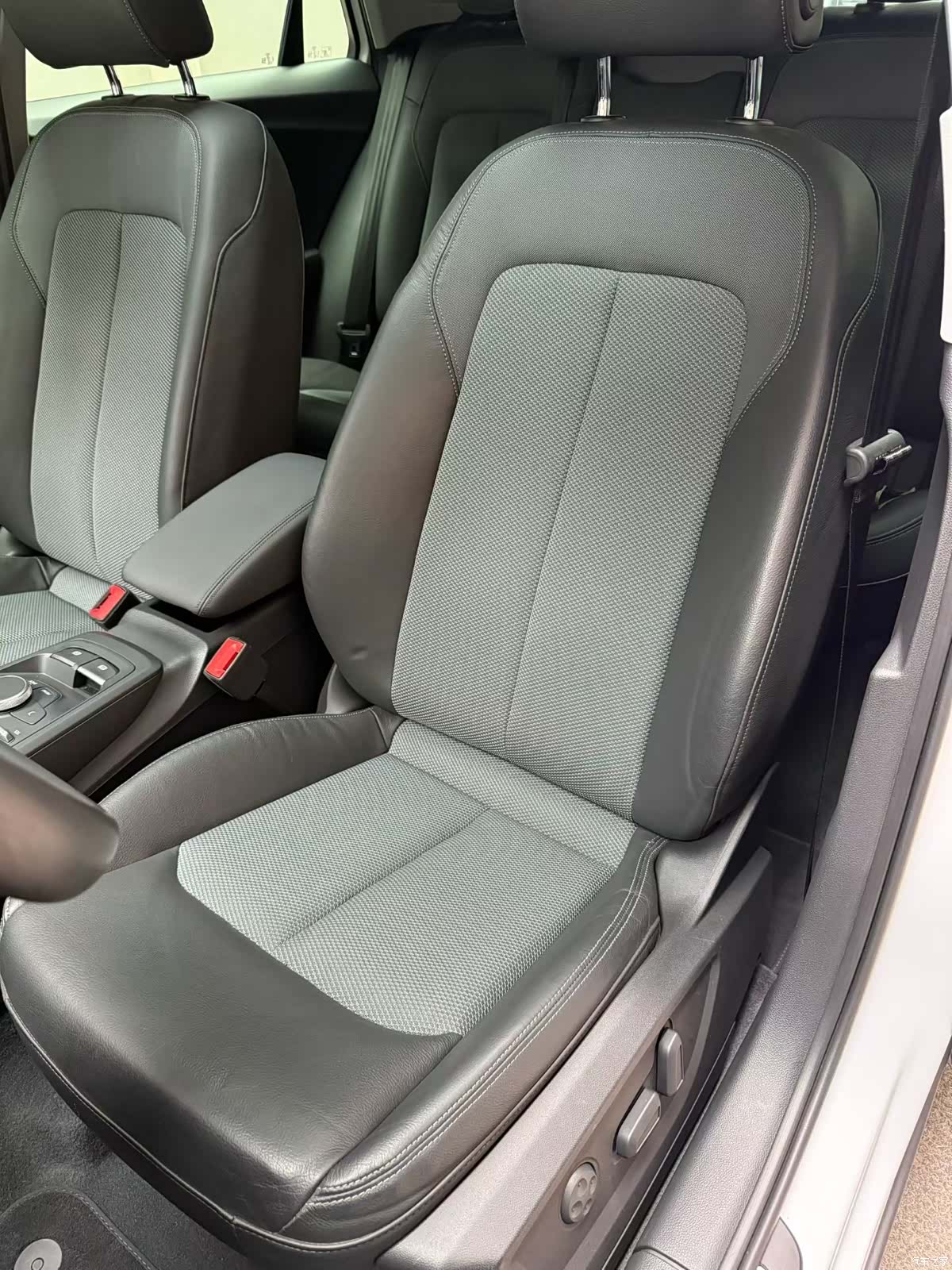 Audi Q2L, 2019 8