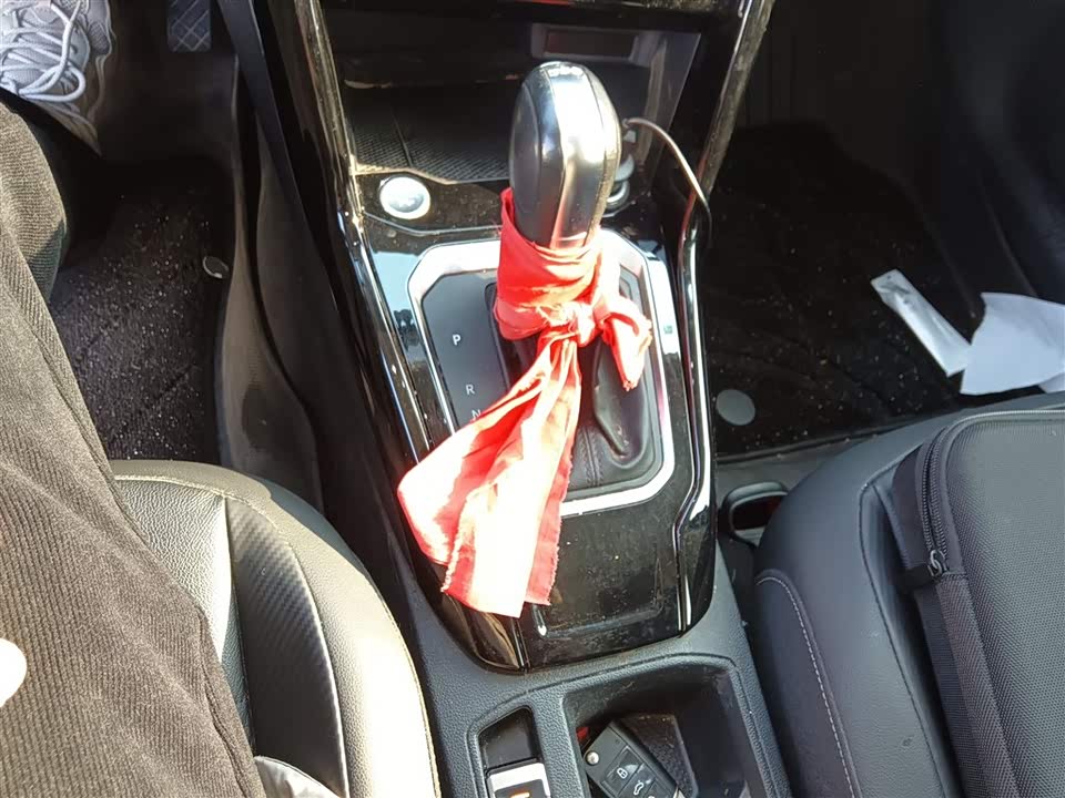 Volkswagen T-ROC exploring Songs