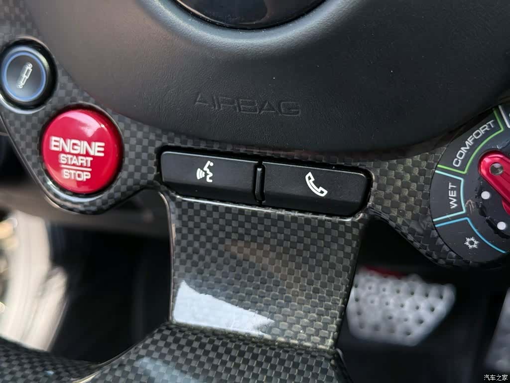 Ferrari GTC4Lus, 2019 21