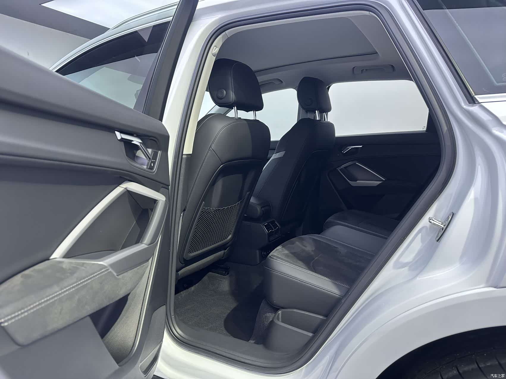 Audi Q3, 2022 9