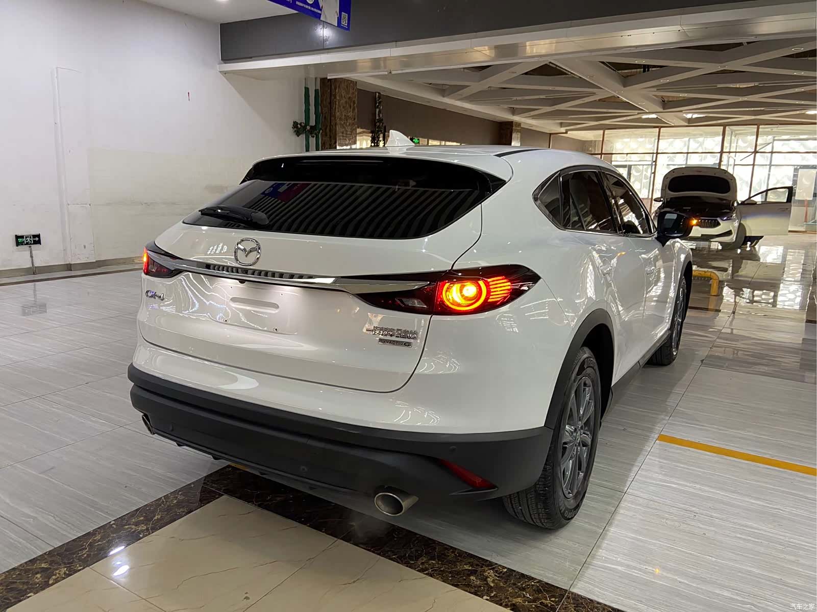 Mazda CX-4, 2023 6