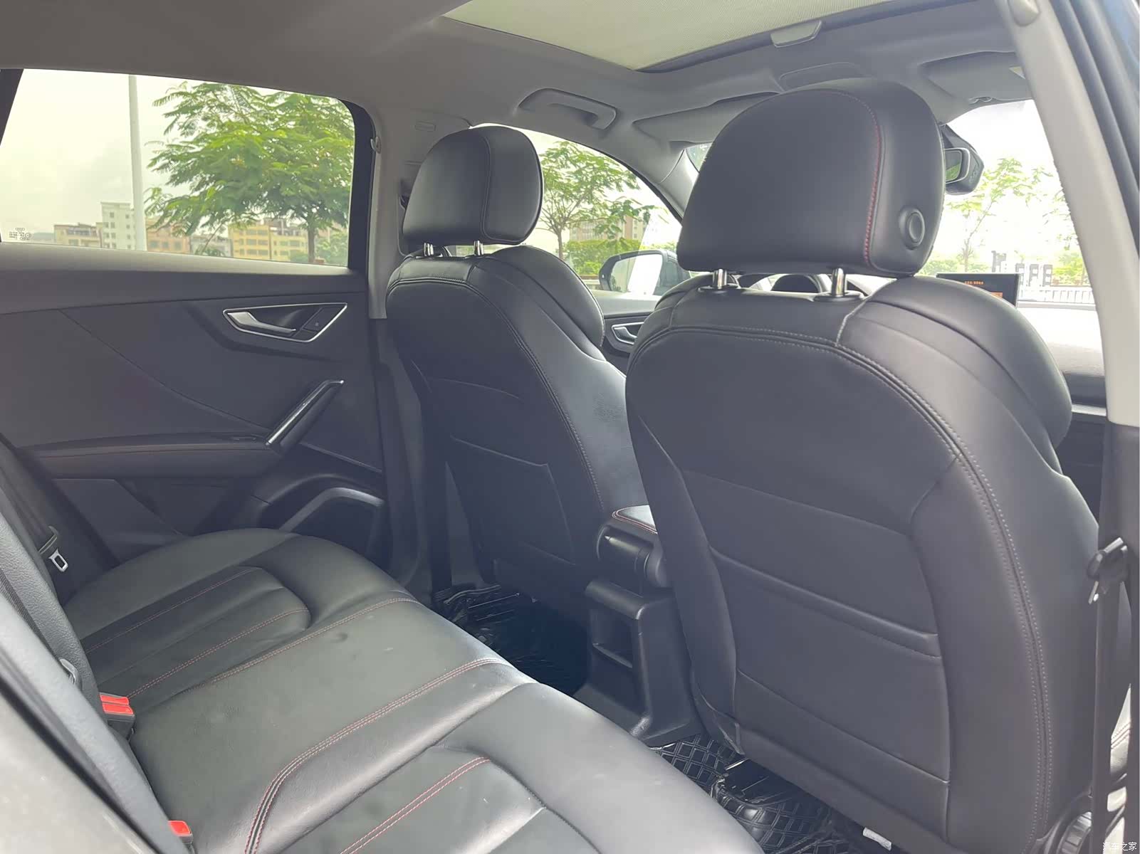 Audi Q2L, 2022 13