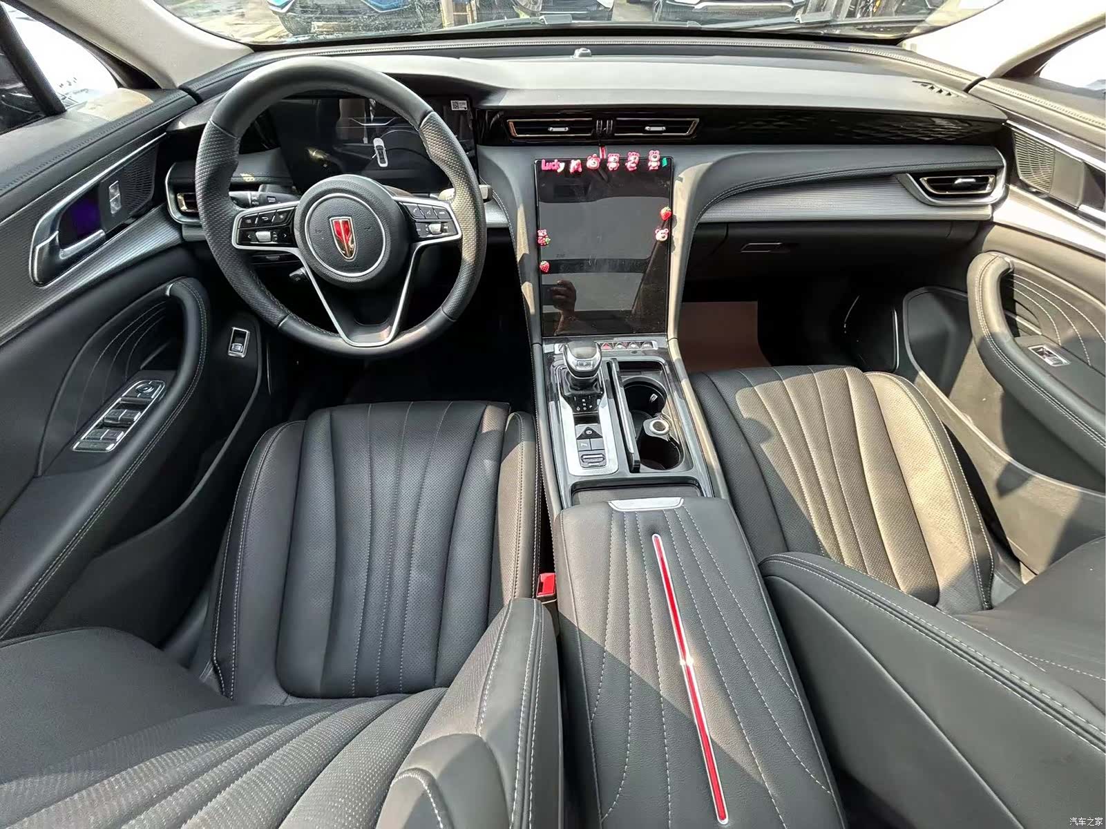 Hongqi H5, 2022 8
