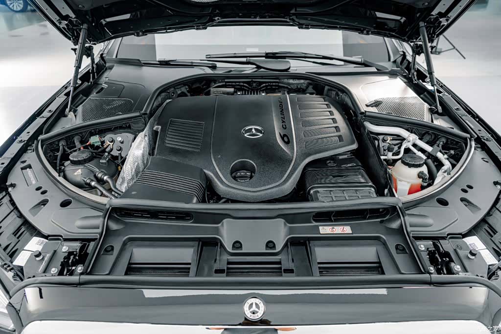 Mercedes-Benz S-Class, 2023 28