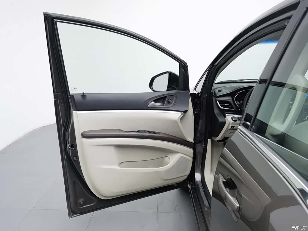 Buick GL8, 2022 8