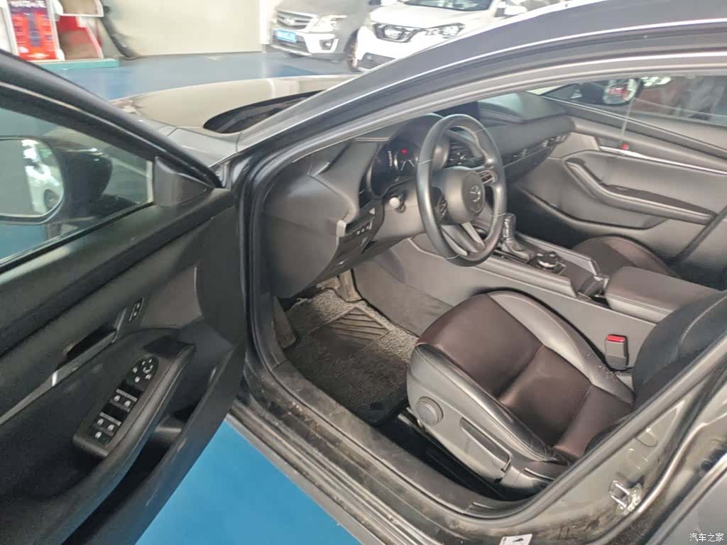 Mazda Mazda3, 2020 16