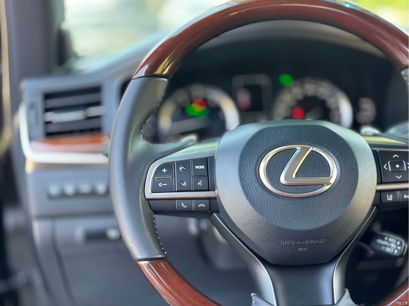 Lexus LX, 2020 17