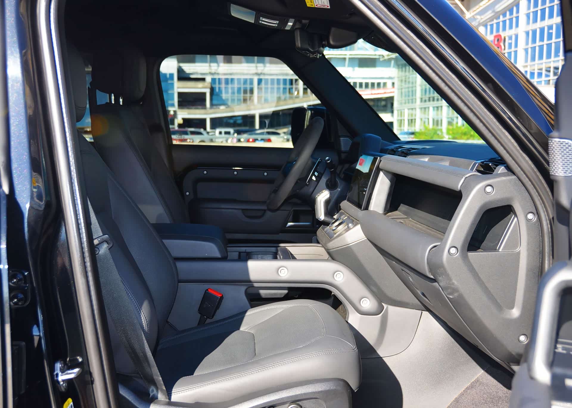 Land Rover Defender, 2023 20
