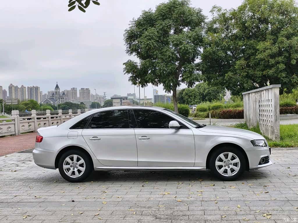 Audi A4L, 2011 13