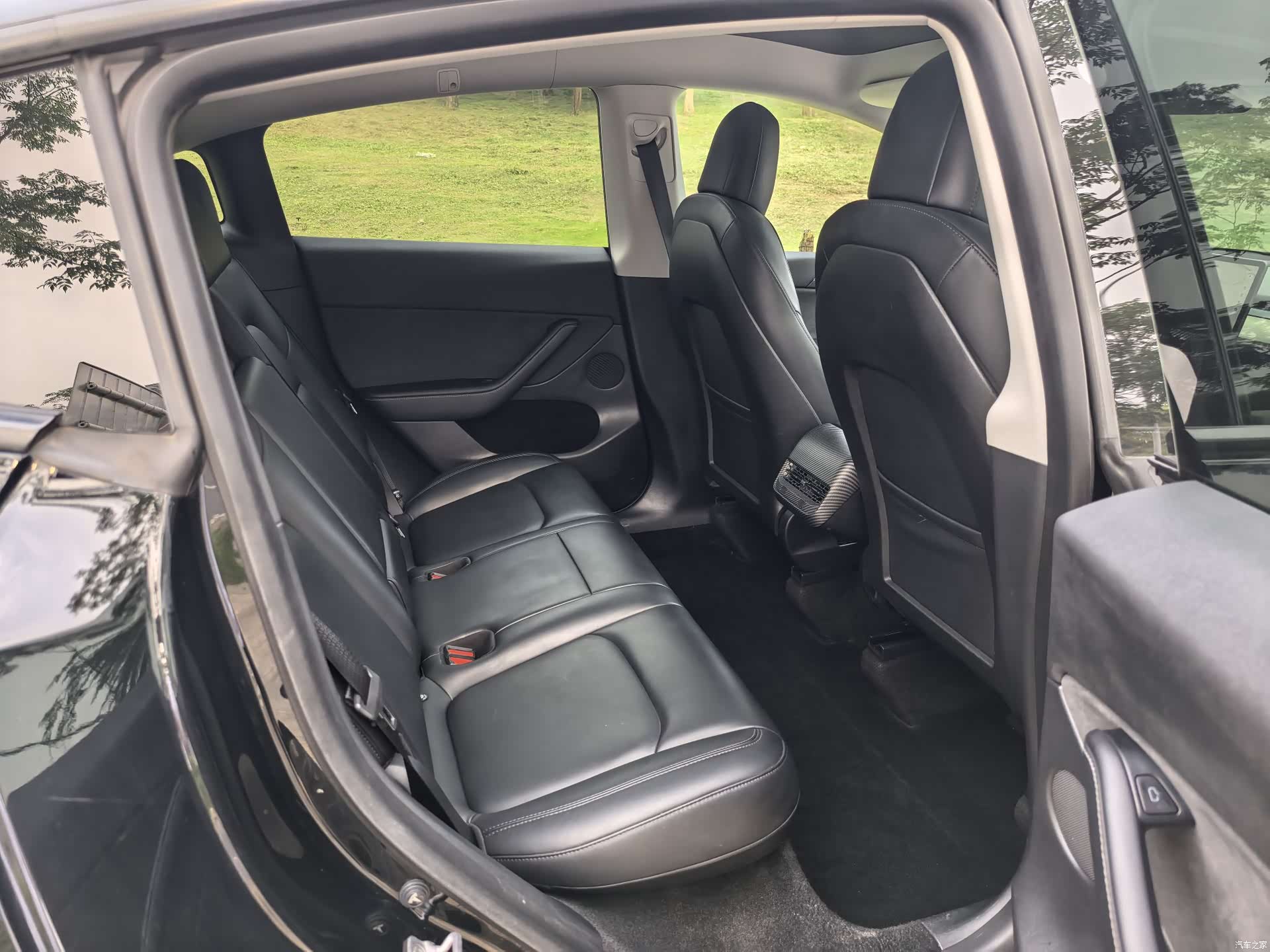 Tesla Model Y, 2021 все фото