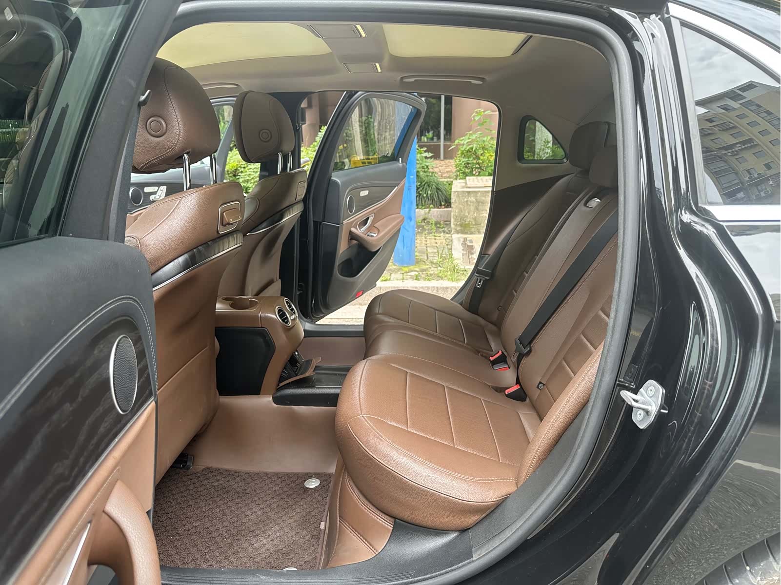 Mercedes-Benz E-Class, 2019 16