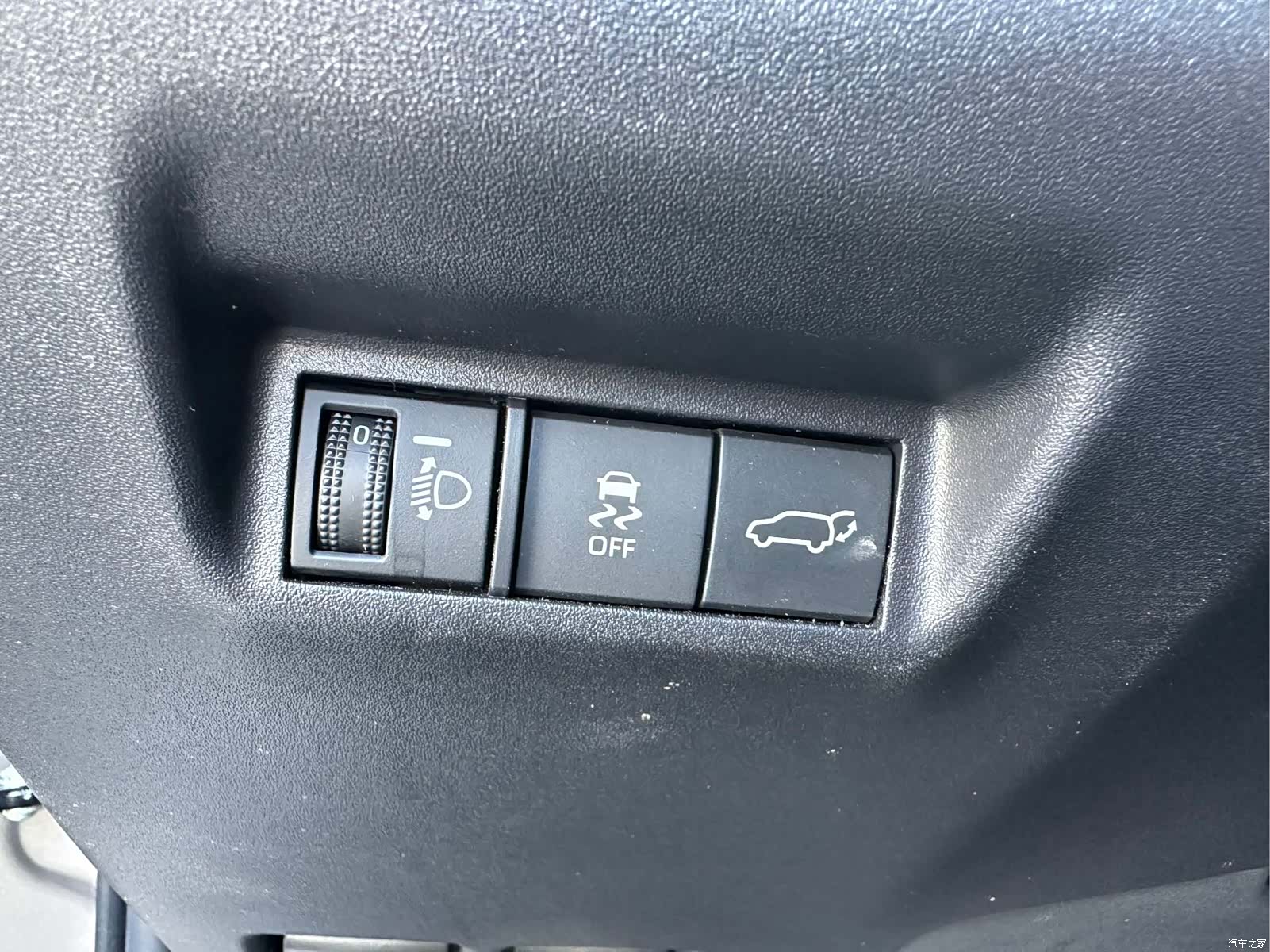 Toyota RAV4, 2026 12