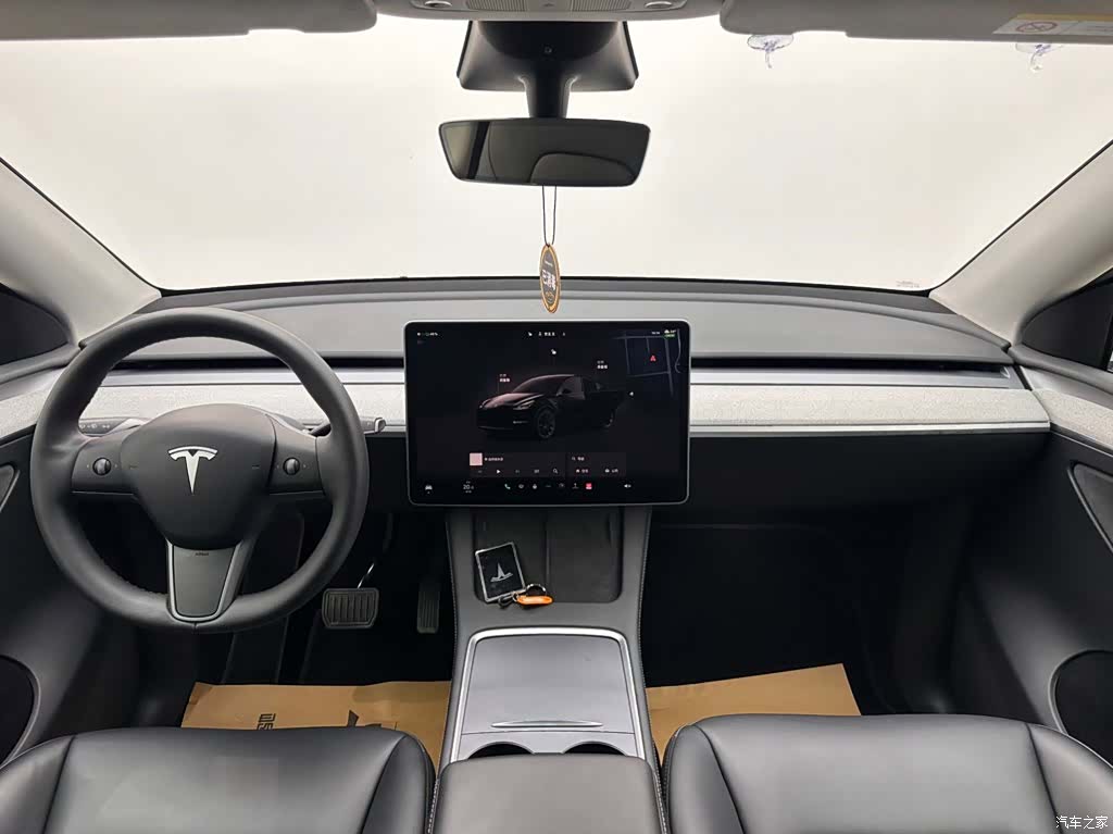Tesla Model Y, 2023 10