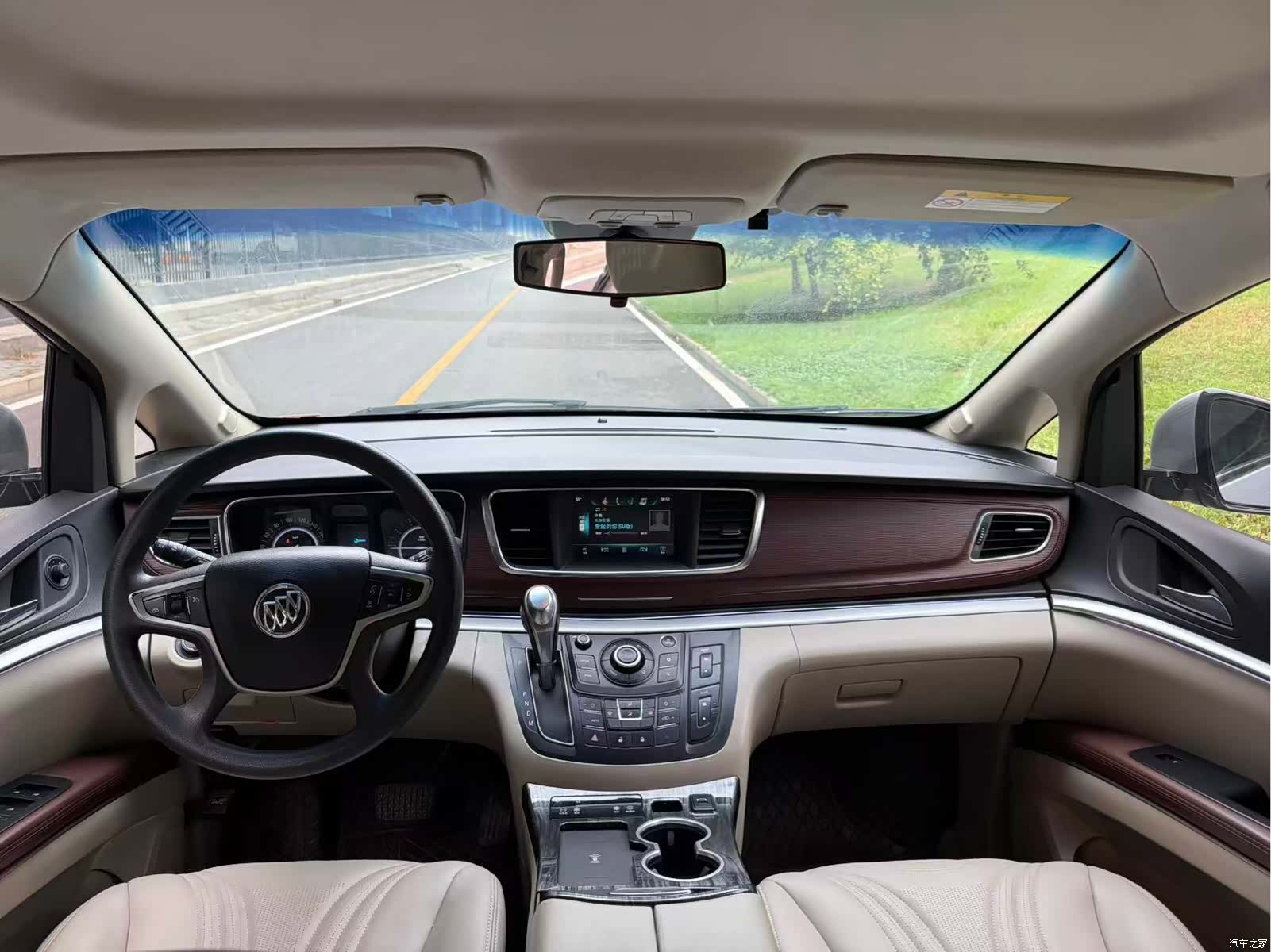 Buick GL8, 2019 10
