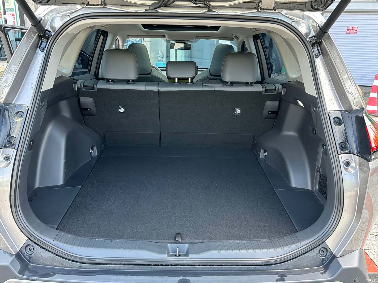 Toyota RAV4, 2026 20
