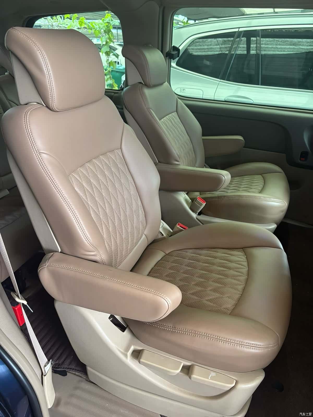 Buick GL8, 2015 4