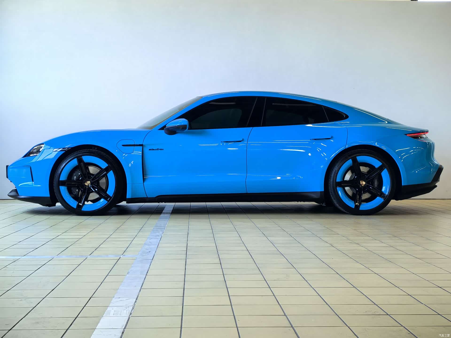 Porsche Taycan, 2026 4