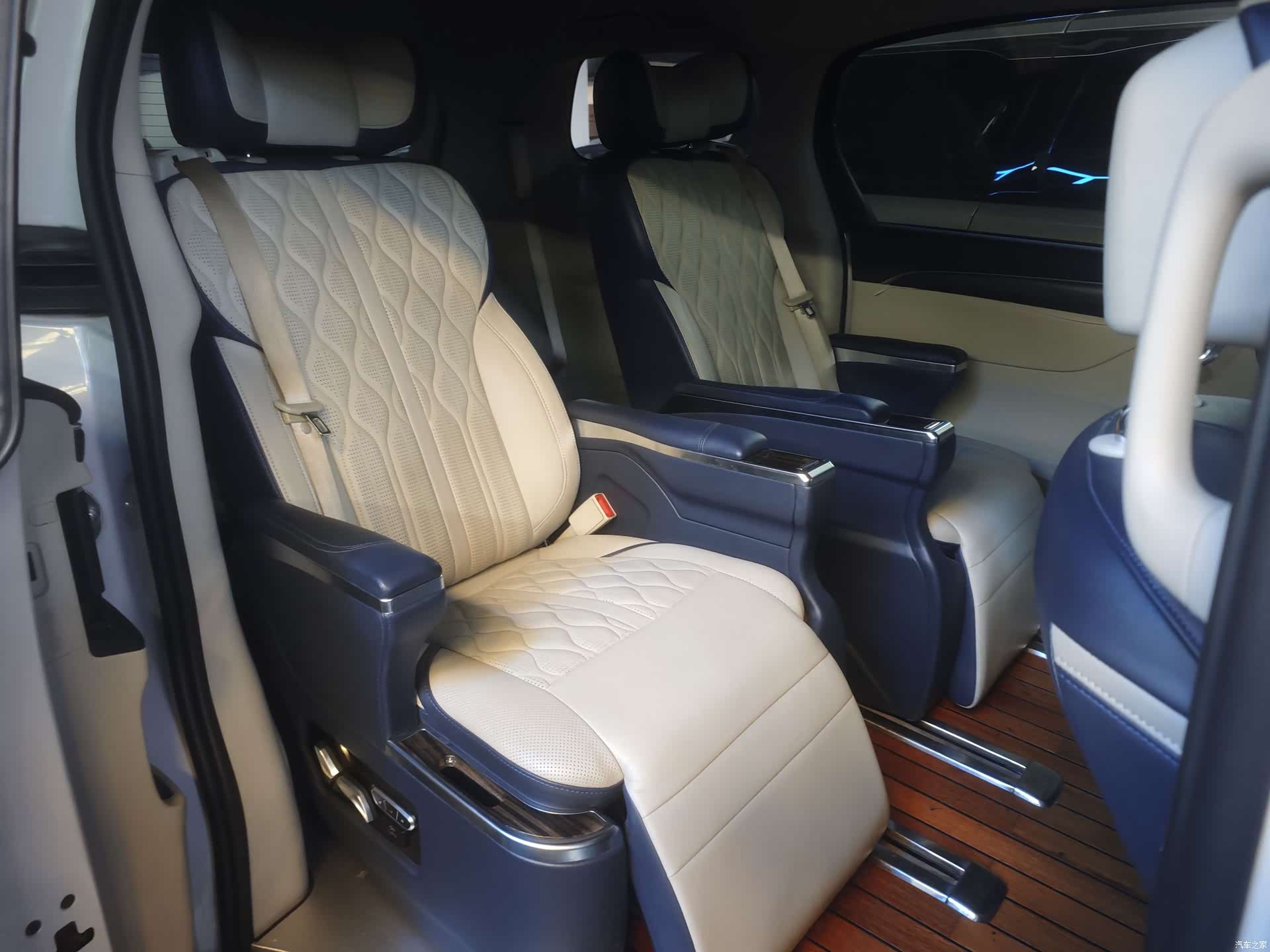 Buick GL8, 2020 13