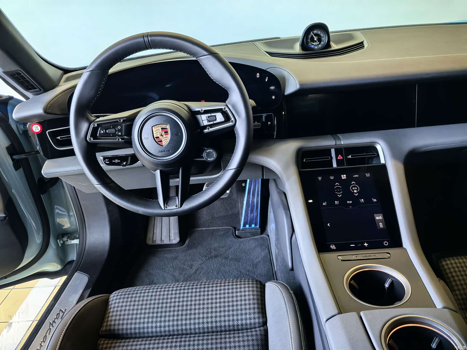 Porsche Taycan, 2026 8
