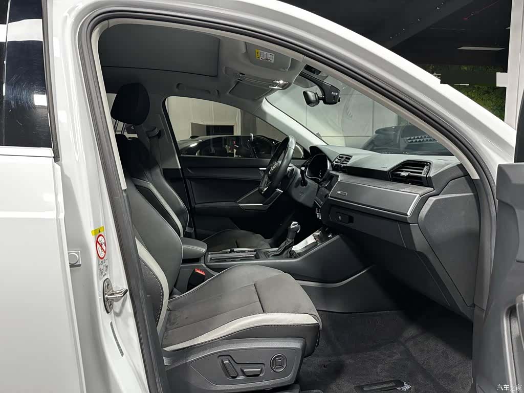 Audi Q3, 2022 12