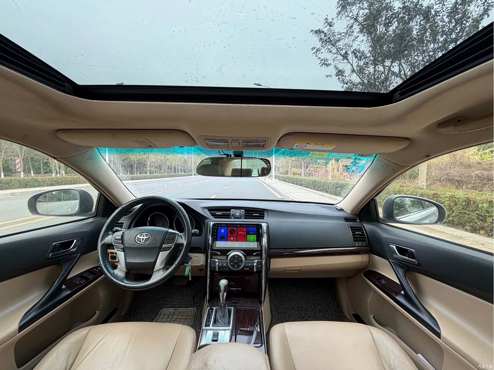 Toyota 2.5V, 2012 9