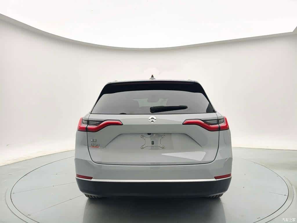 NIO ES8, 2022 4